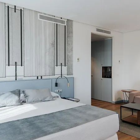 מלון Neptuno Playa & 4*