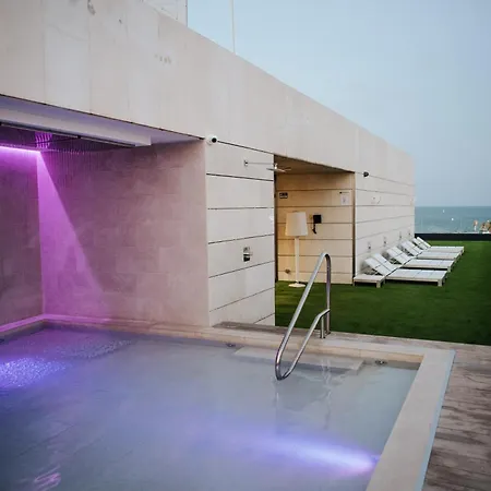 Neptuno Playa & 4* Valencia