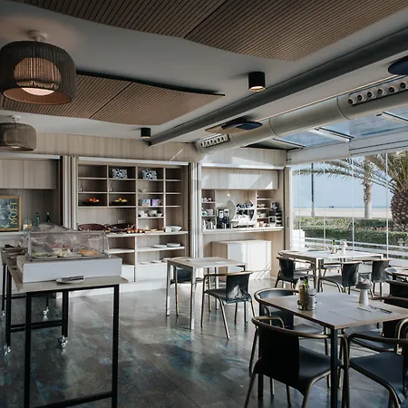 Hotel Neptuno Playa & 4*