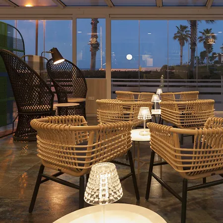Neptuno Playa & 4* Valencia