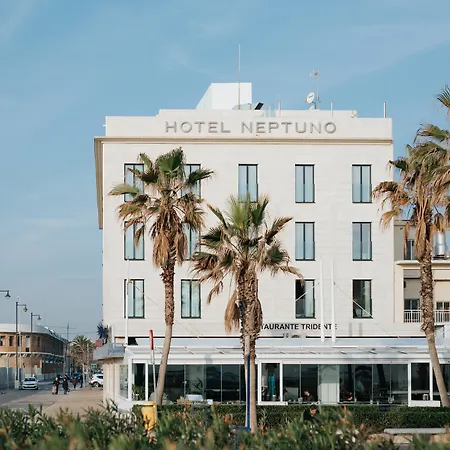 Neptuno Playa & 4*